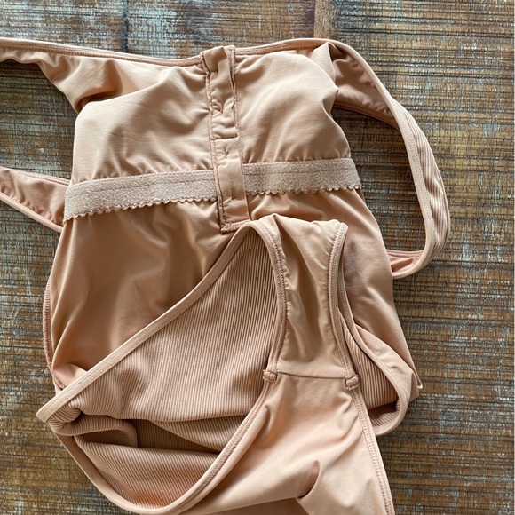 L*Space Ribbed Float On Classic One Piece Swimsuit - Picture 7 of 14